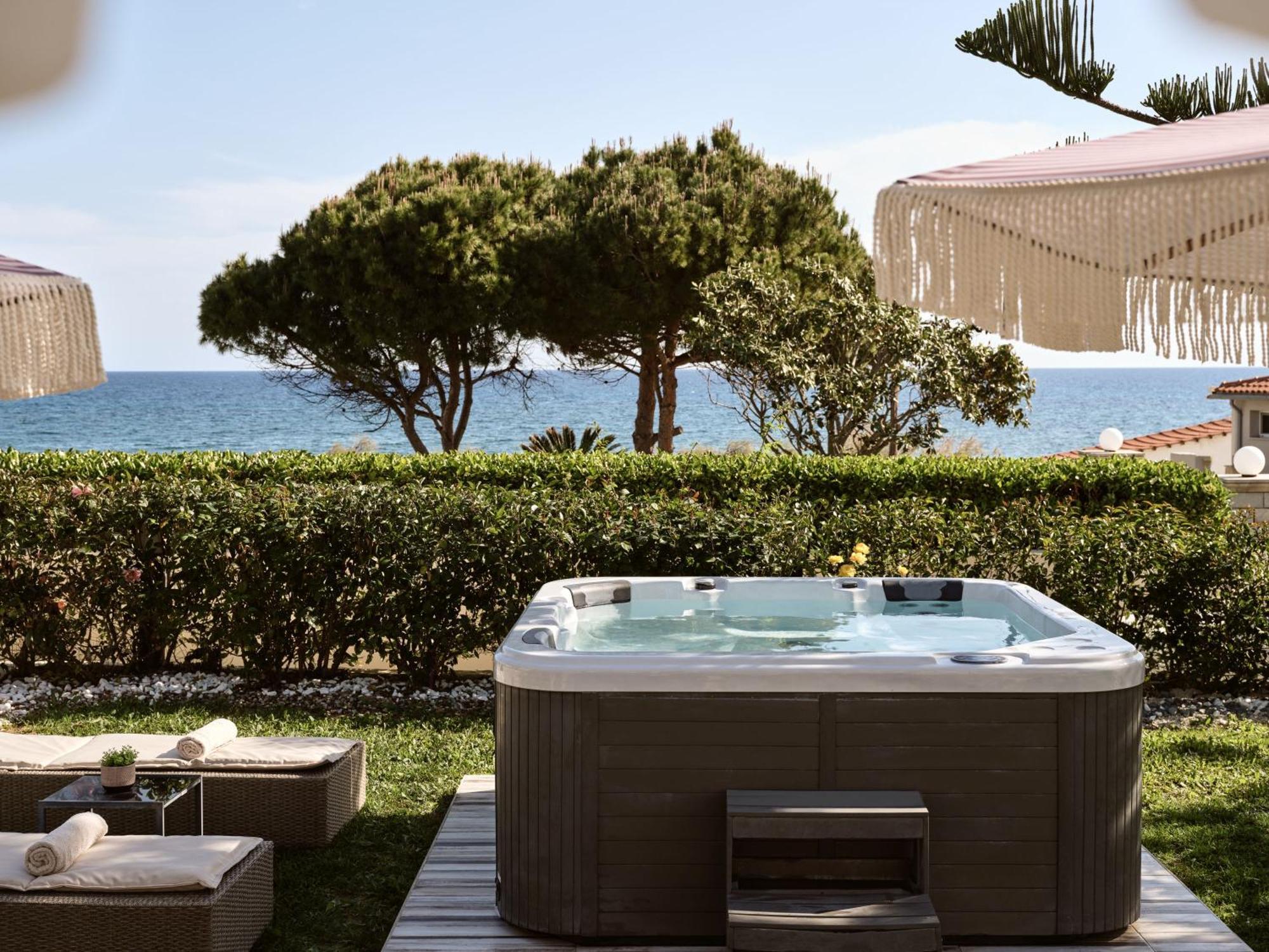 Sea Elegance Villa - On The Beach, By Zantewize Psarou  ภายนอก รูปภาพ