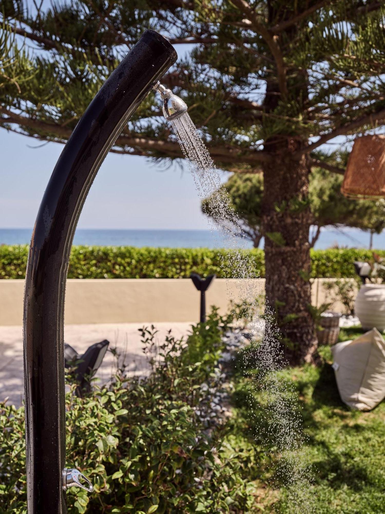 Sea Elegance Villa - On The Beach, By Zantewize Psarou  ภายนอก รูปภาพ