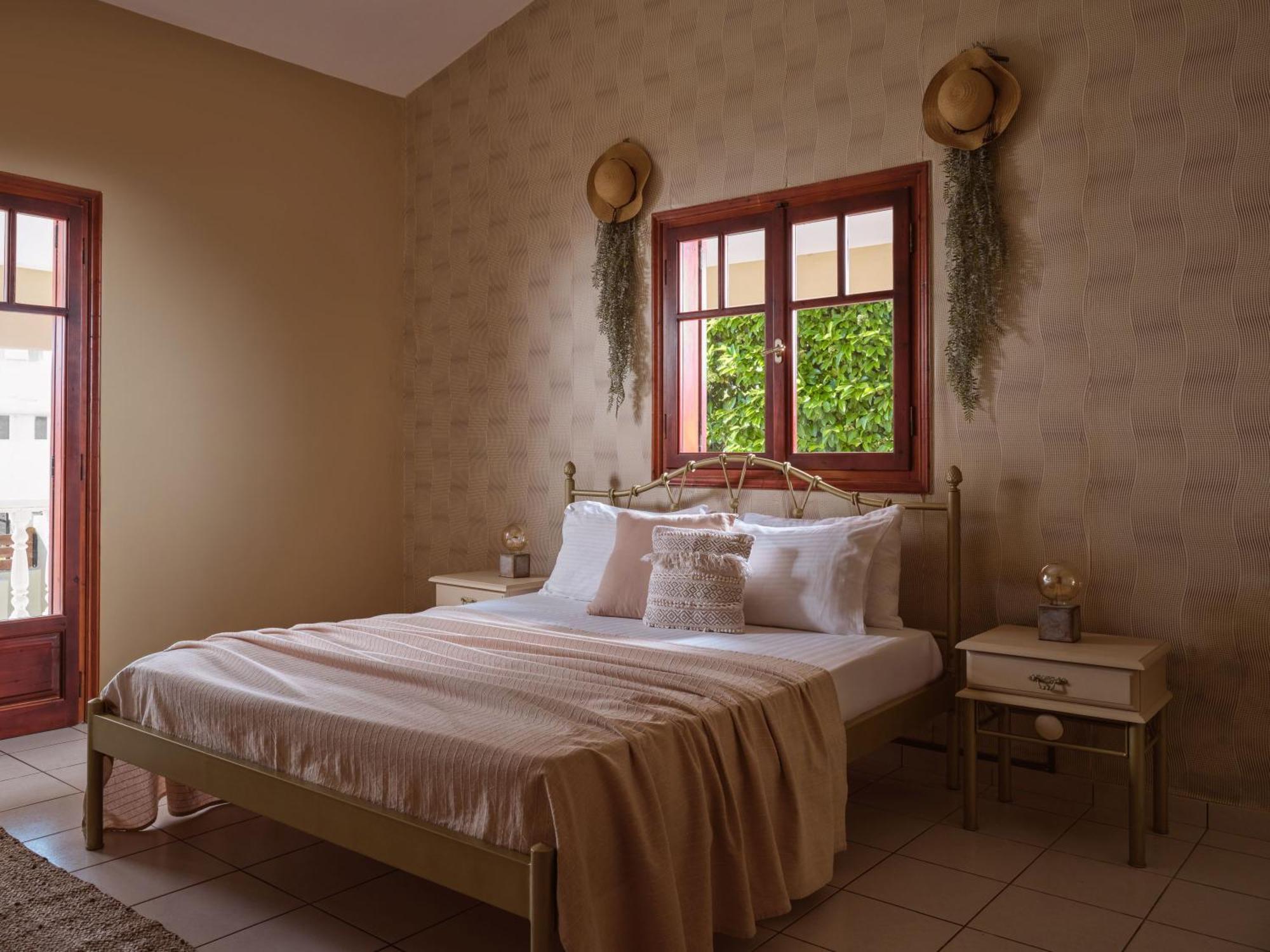 Sea Elegance Villa - On The Beach, By Zantewize Psarou  ภายนอก รูปภาพ
