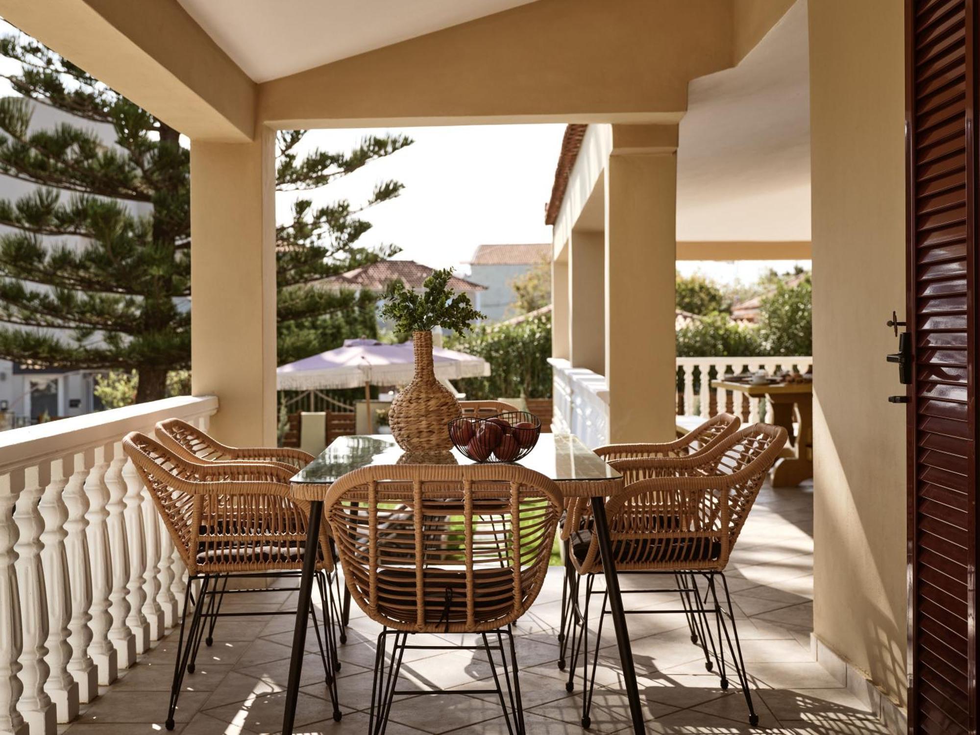Sea Elegance Villa - On The Beach, By Zantewize Psarou  ภายนอก รูปภาพ