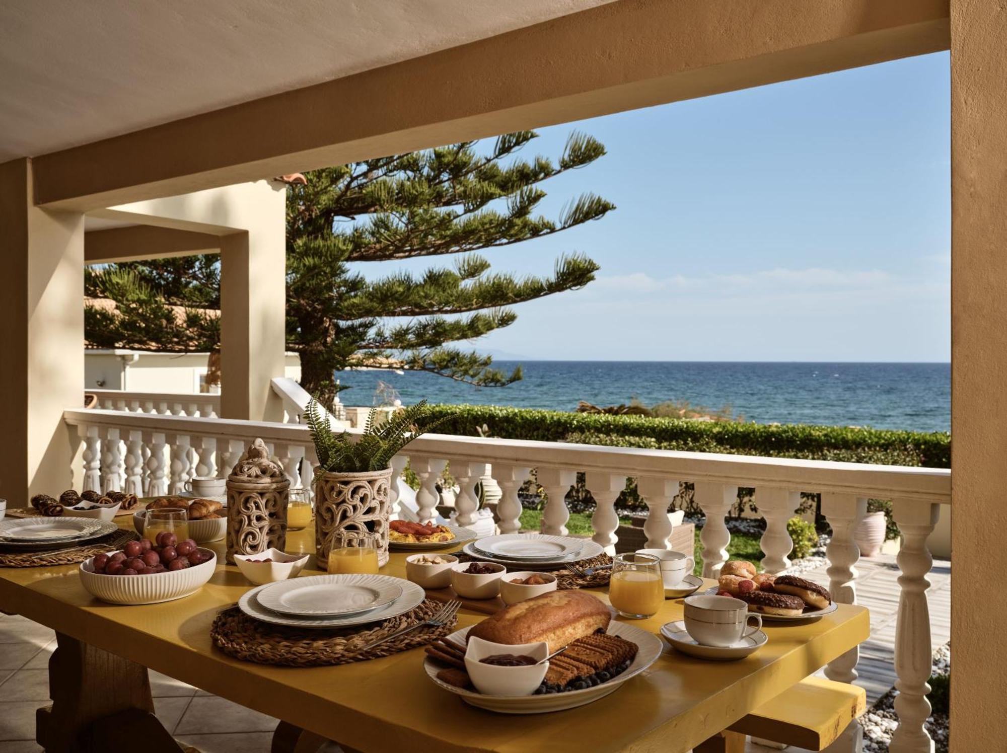 Sea Elegance Villa - On The Beach, By Zantewize Psarou  ภายนอก รูปภาพ